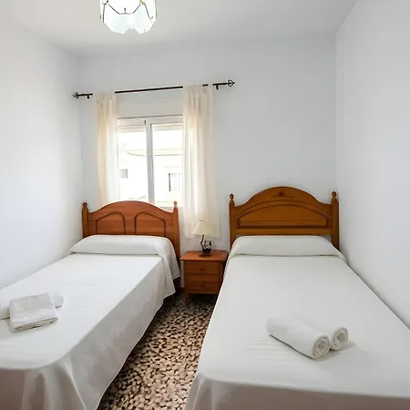 Apartment Cerca Del Mar 5 Personas No Aceptamios Grupos De Jovenes Lugar Tranquilo *