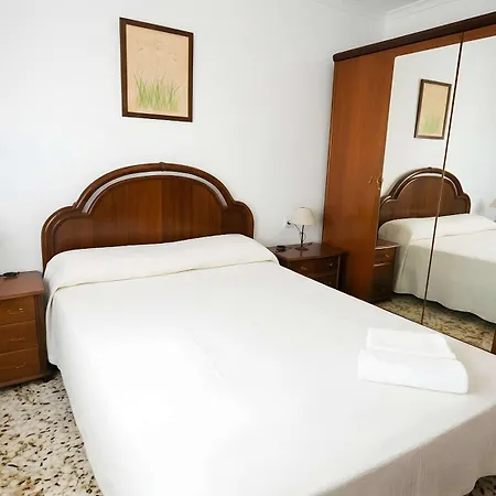 Apartment Cerca Del Mar 5 Personas No Aceptamios Grupos De Jovenes Lugar Tranquilo